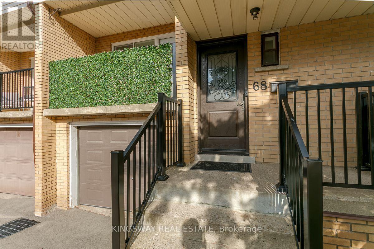 68 - 3175 Kirwin Avenue, Mississauga, Ontario  L5A 3M4 - Photo 3 - W13728866