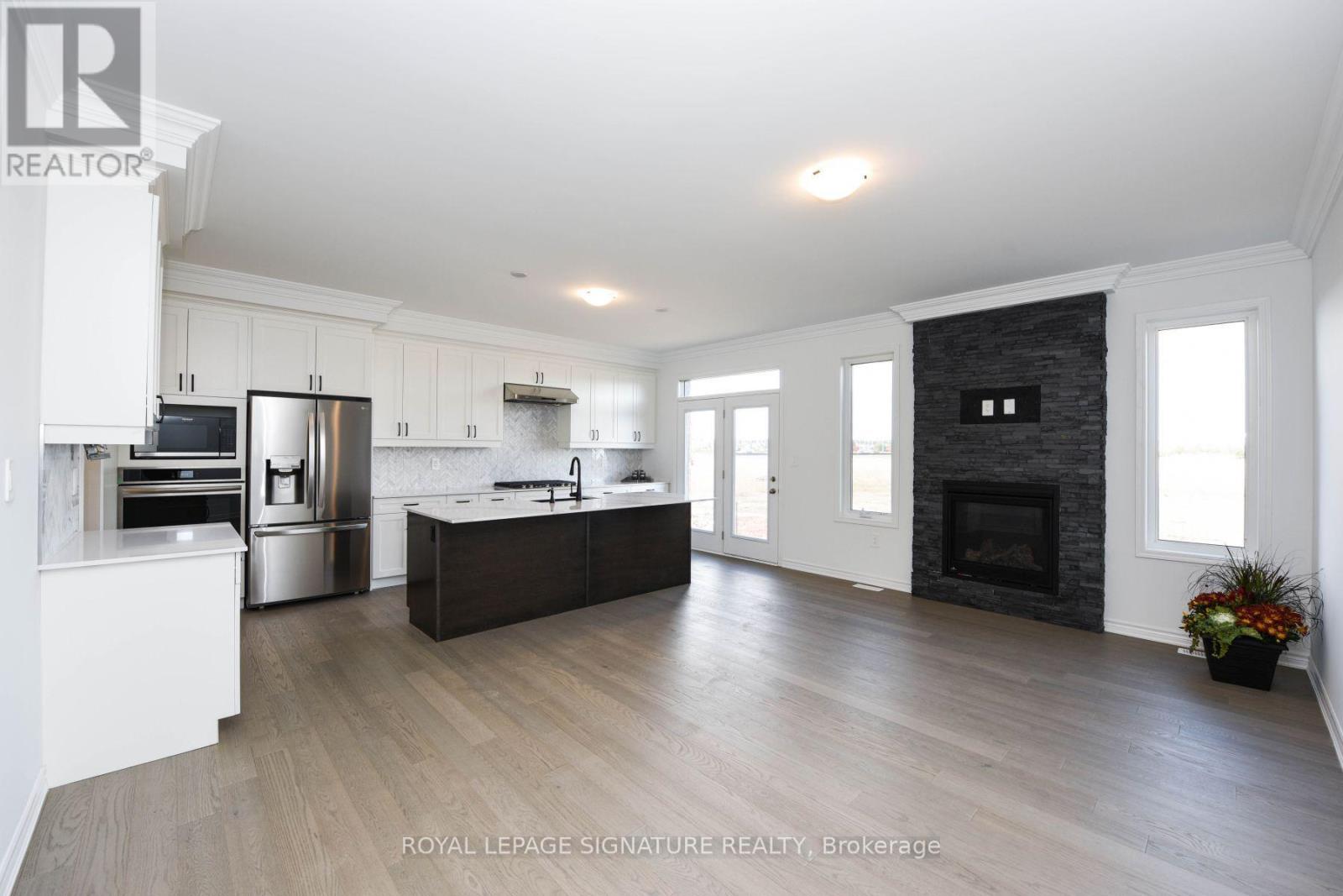 1579 Severn Drive, Milton, Ontario  L9E 1X8 - Photo 3 - W13728874