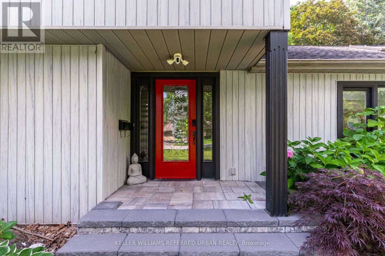 876 Parkland Avenue, Mississauga, Ontario  L5H 3H1 - Photo 2 - W13728918