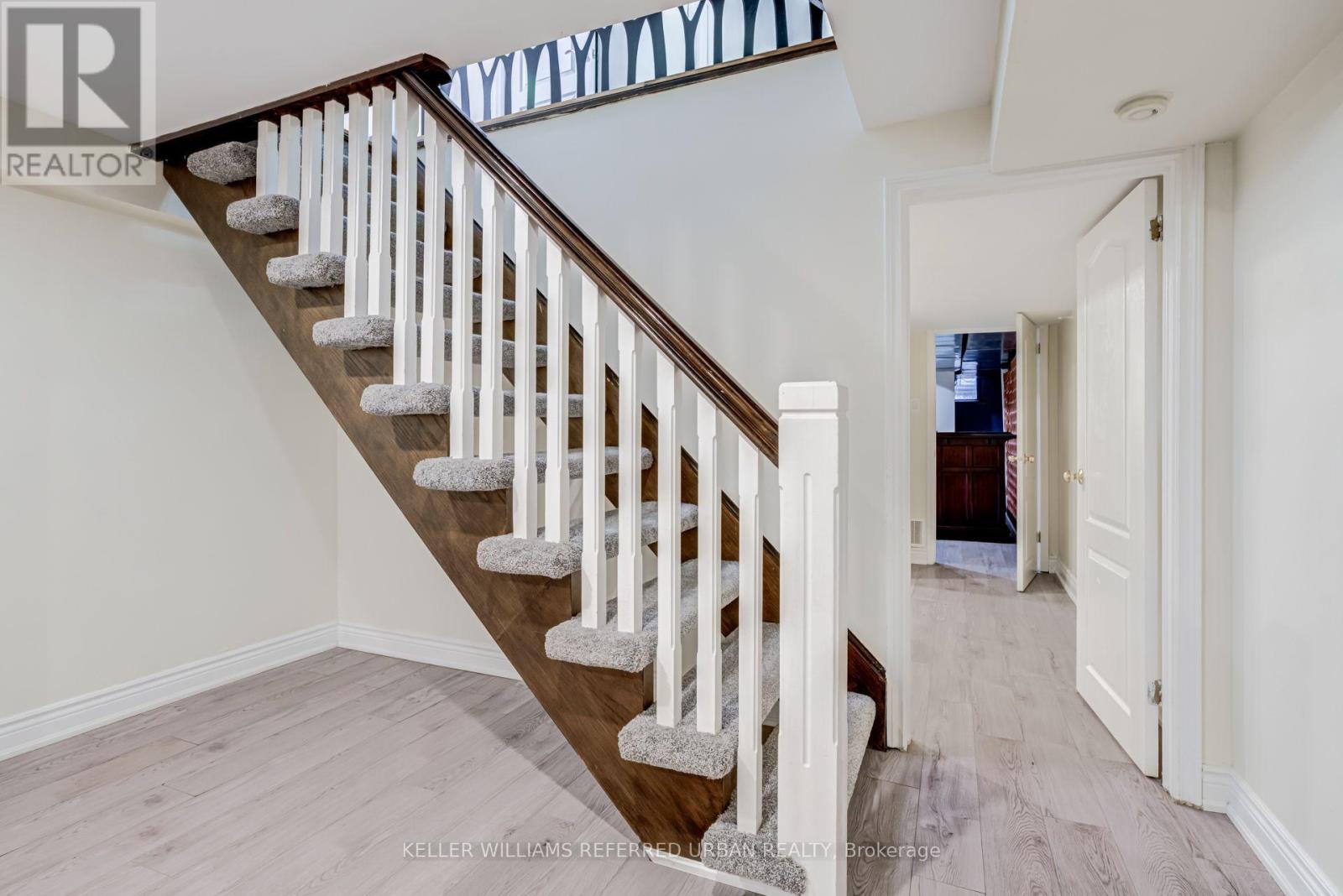 876 Parkland Avenue, Mississauga, Ontario  L5H 3H1 - Photo 32 - W13728918