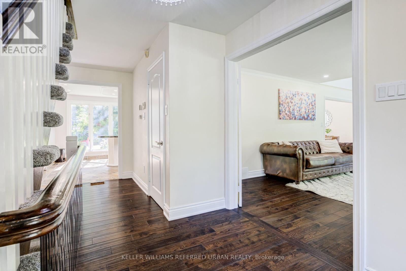 876 Parkland Avenue, Mississauga, Ontario  L5H 3H1 - Photo 4 - W13728918