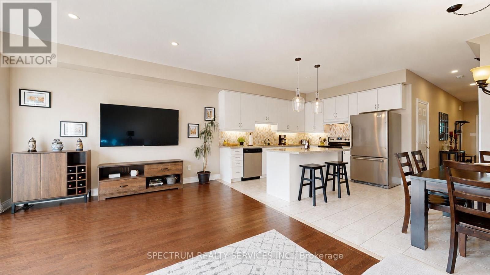 1103 Stantin Street, Innisfil, Ontario  L0L 1W0 - Photo 6 - N13728554