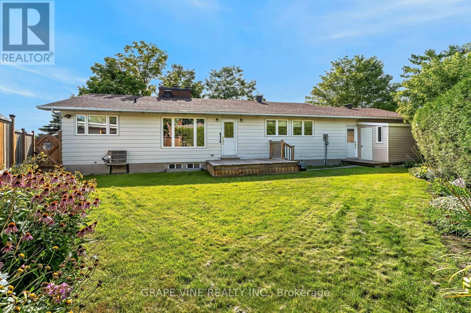 1486 Ridgebrook Drive, Ottawa, Ontario  K1B 4H1 - Photo 37 - X13695728