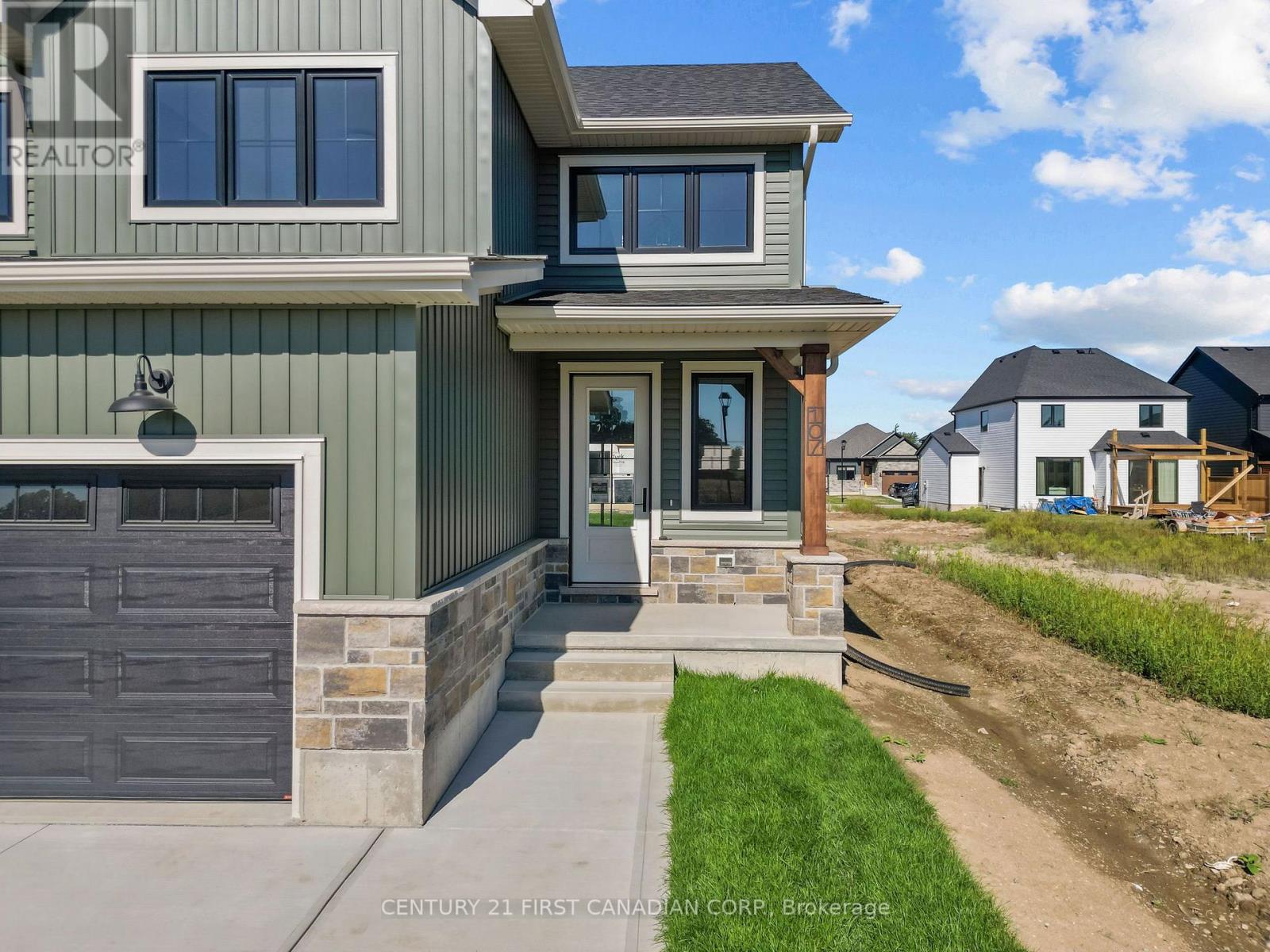 107 Sheldabren Street, North Middlesex, Ontario  N0M 1A0 - Photo 5 - X13135550