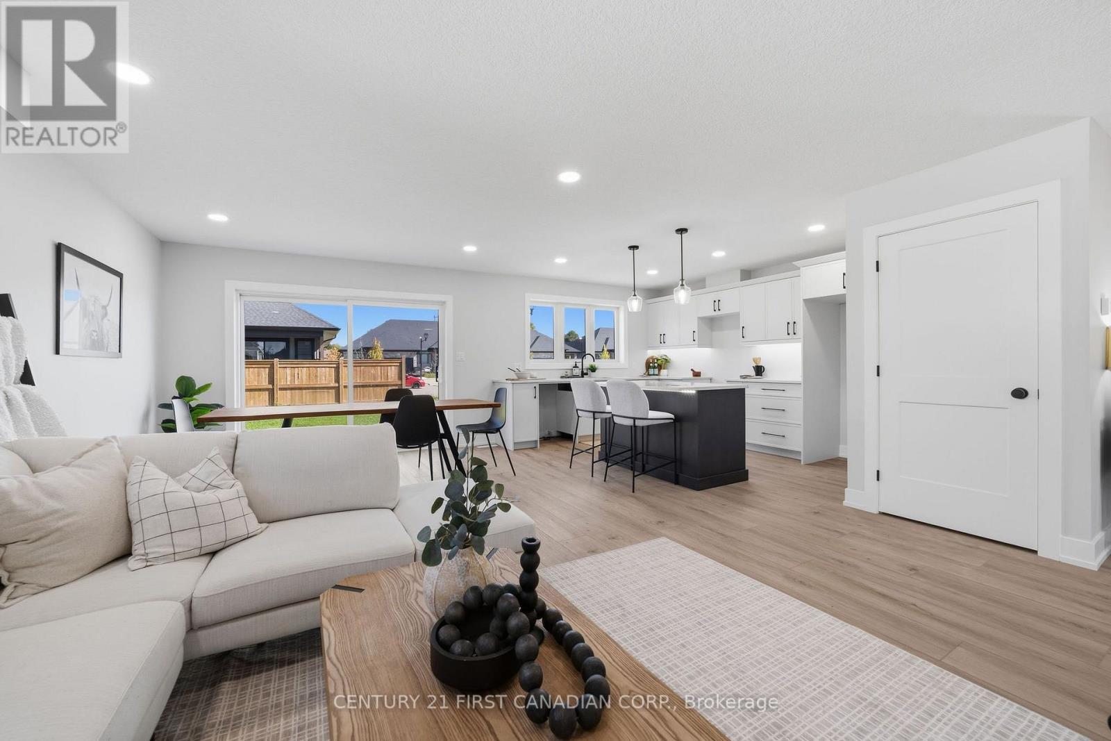 34 Postma Crescent, North Middlesex, Ontario  N0M 1A0 - Photo 12 - X13728990