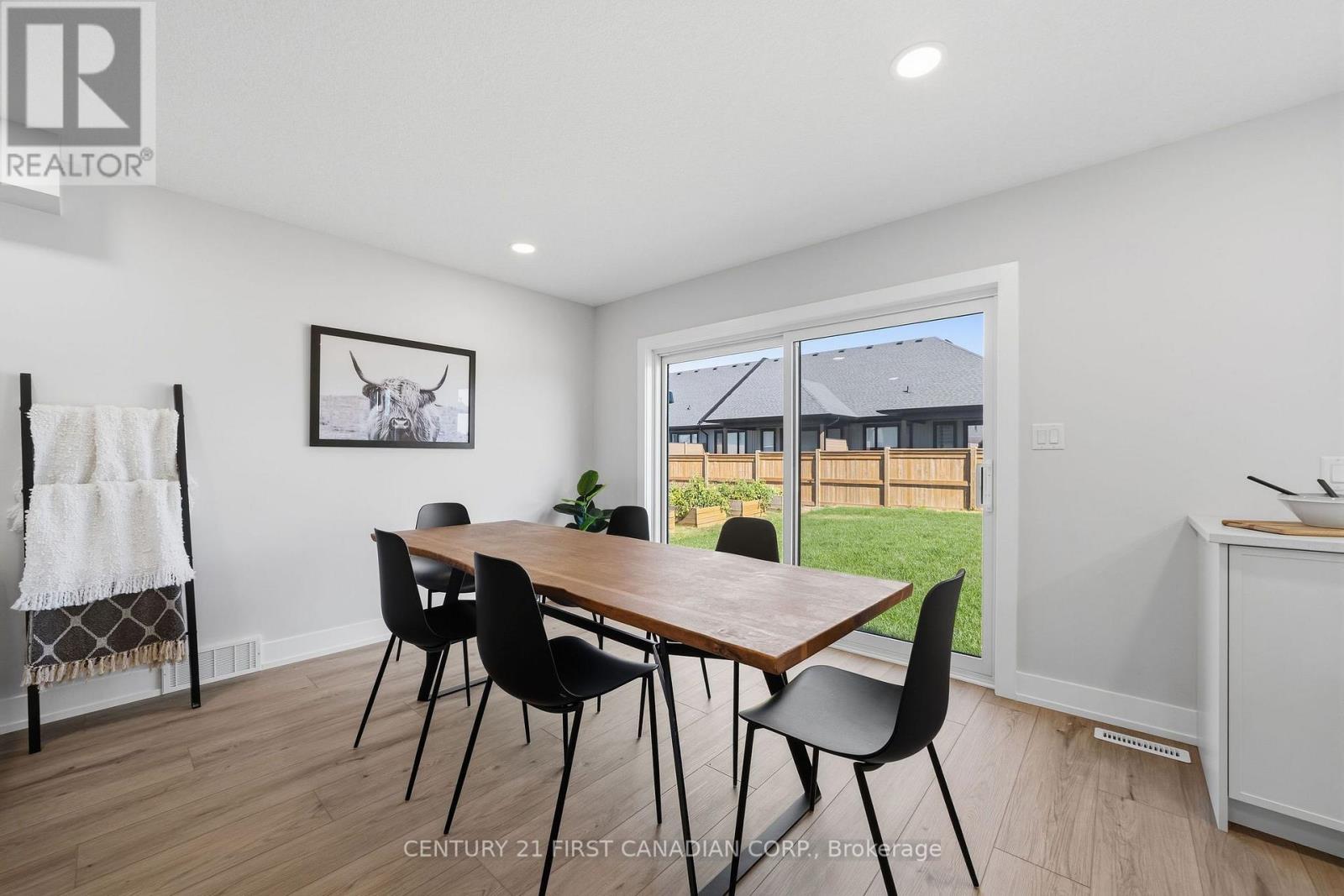 34 Postma Crescent, North Middlesex, Ontario  N0M 1A0 - Photo 17 - X13728990