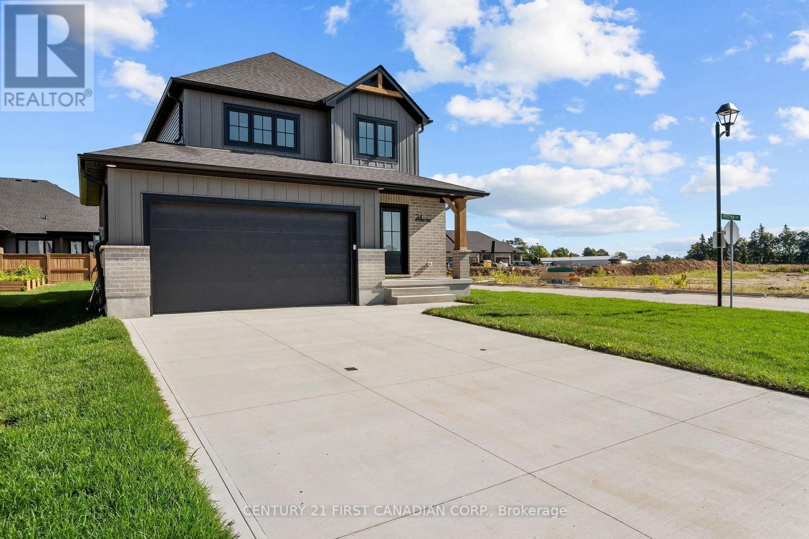34 Postma Crescent, North Middlesex, Ontario  N0M 1A0 - Photo 3 - X13728990