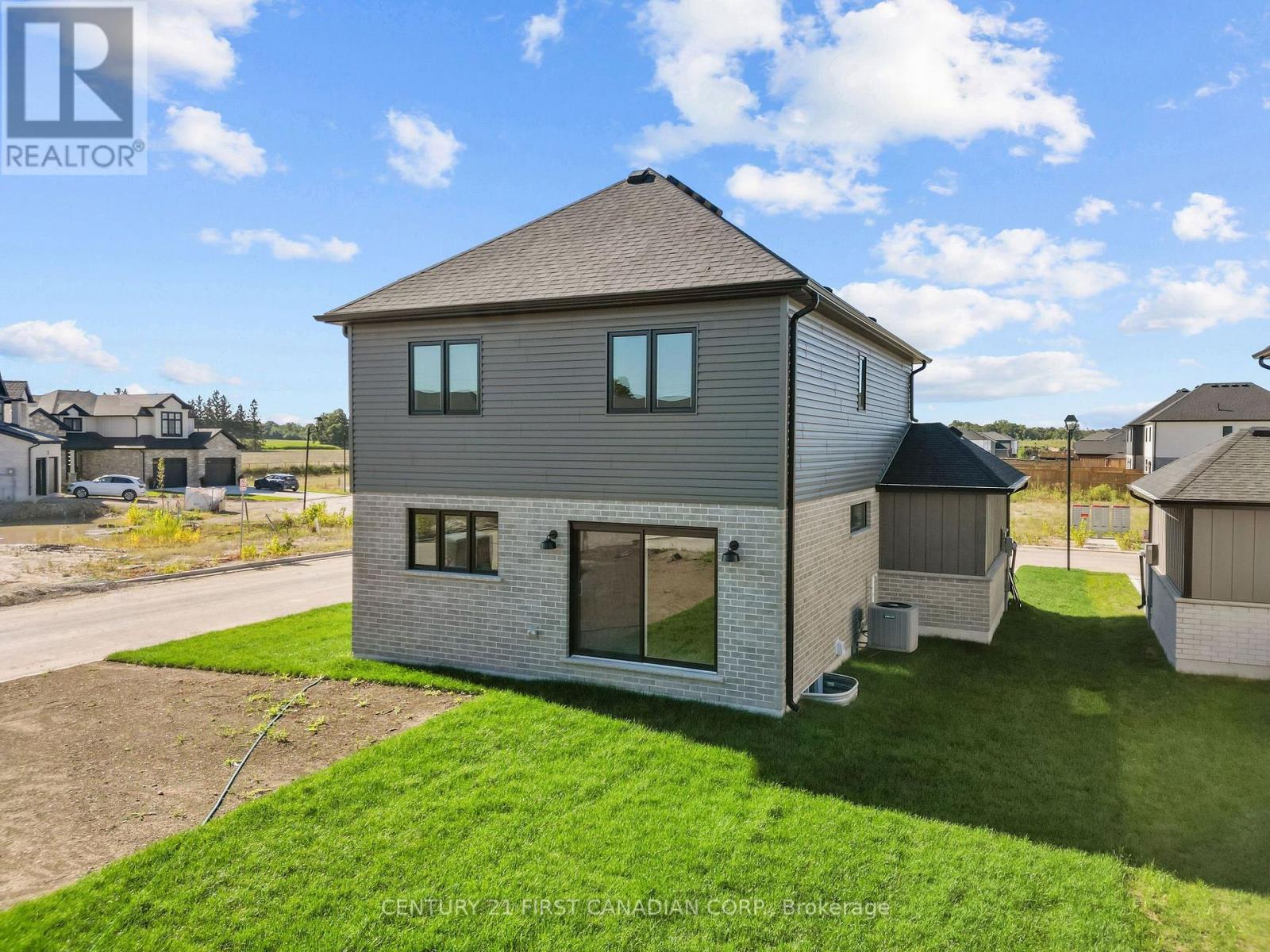 34 Postma Crescent, North Middlesex, Ontario  N0M 1A0 - Photo 32 - X13728990