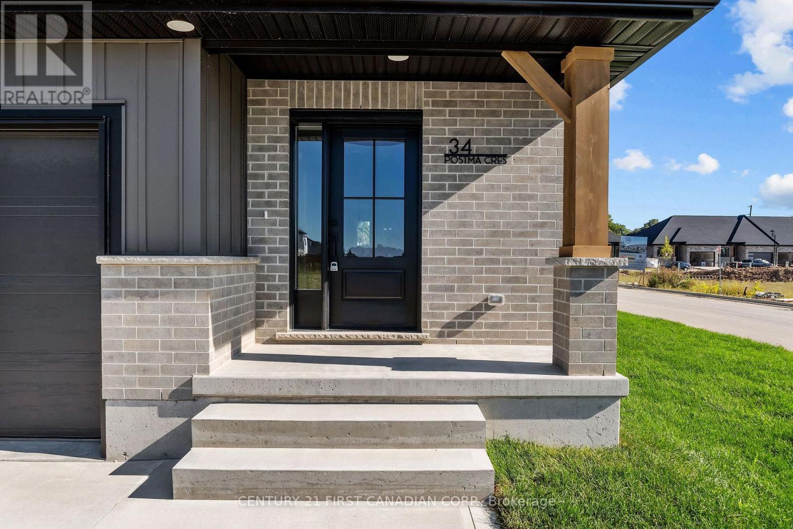 34 Postma Crescent, North Middlesex, Ontario  N0M 1A0 - Photo 6 - X13728990