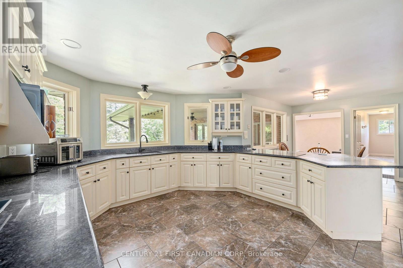 183 Wellington Street, Middlesex Centre, Ontario  N0L 1E0 - Photo 10 - X13728996