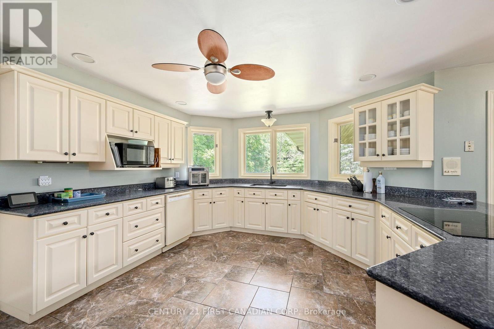 183 Wellington Street, Middlesex Centre, Ontario  N0L 1E0 - Photo 11 - X13728996