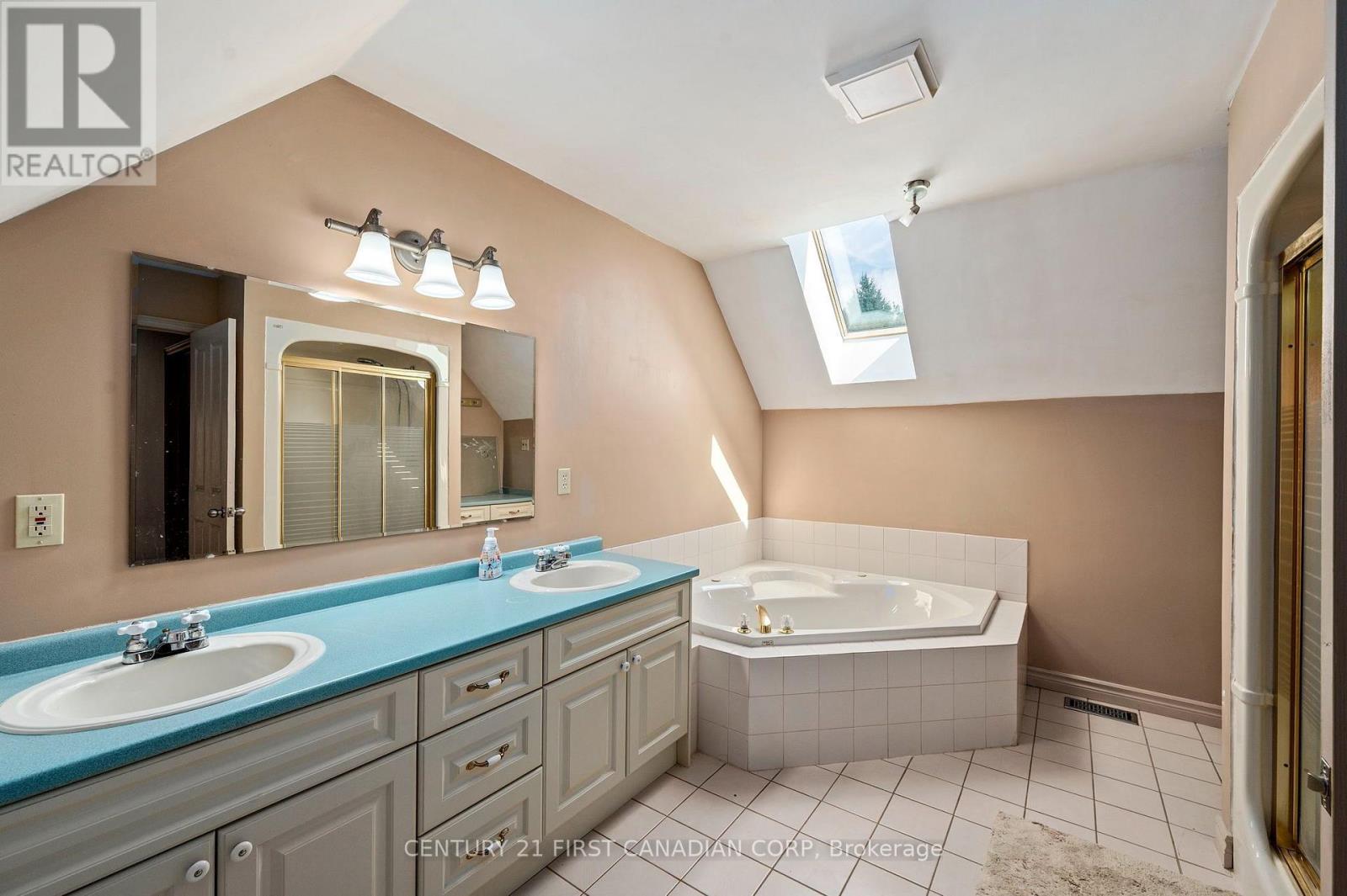 183 Wellington Street, Middlesex Centre, Ontario  N0L 1E0 - Photo 26 - X13728996