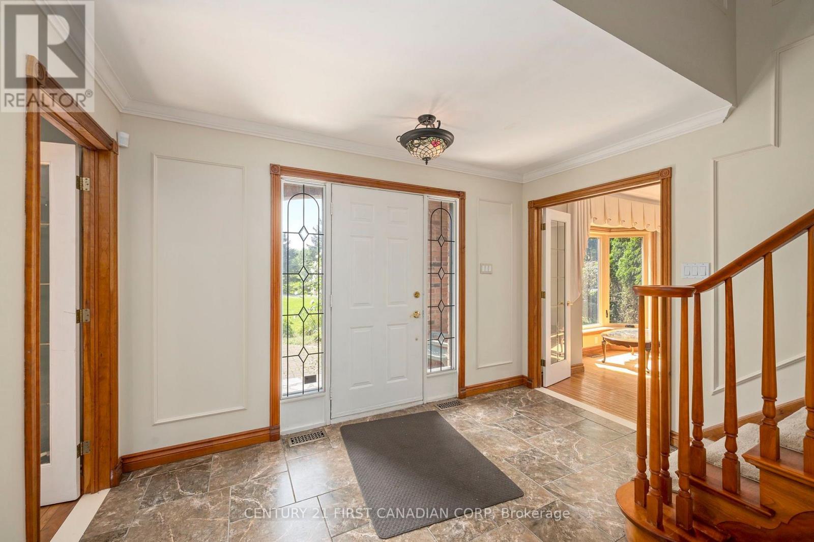 183 Wellington Street, Middlesex Centre, Ontario  N0L 1E0 - Photo 3 - X13728996