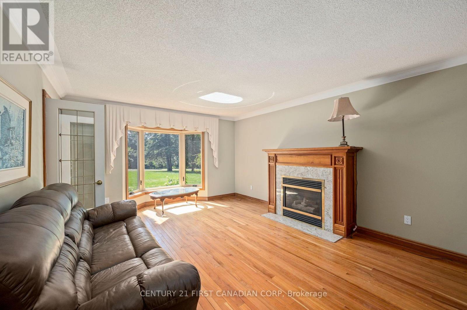183 Wellington Street, Middlesex Centre, Ontario  N0L 1E0 - Photo 8 - X13728996
