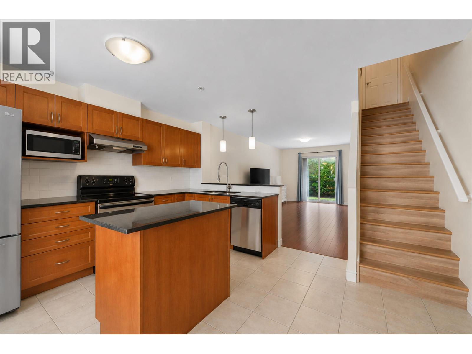 7 6498 ELGIN AVENUE, burnaby, British Columbia