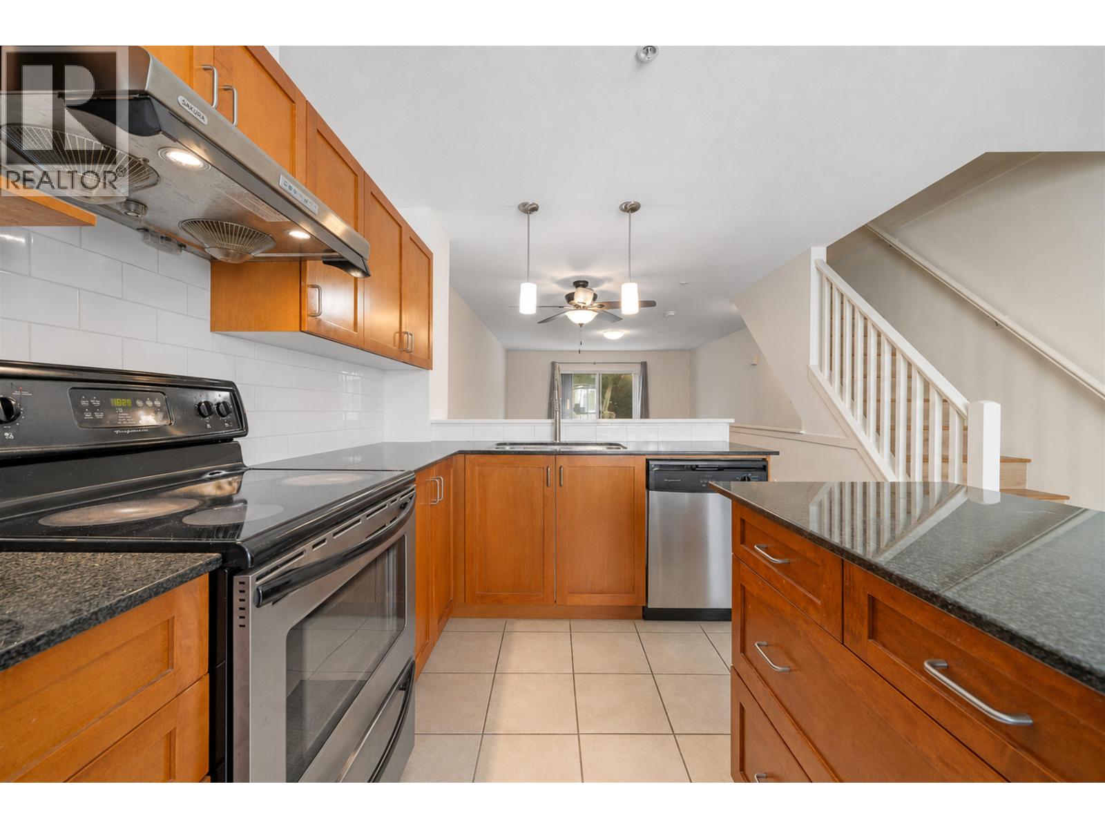 7 6498 Elgin Avenue, Burnaby, British Columbia  V5H 3S6 - Photo 5 - R3160058