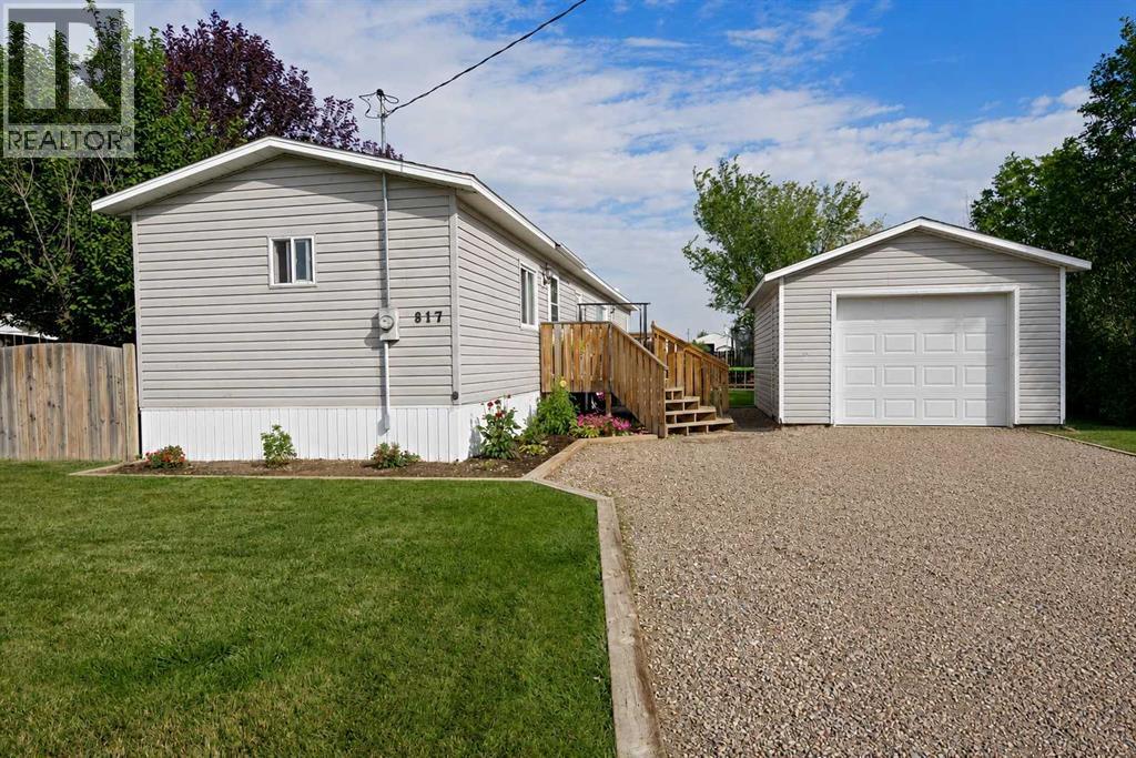 817 2 Street S, Grassy Lake, Alberta