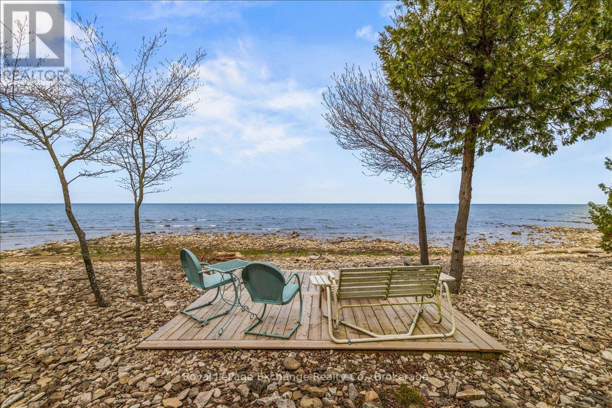 14 Kuehner Street, Kincardine, Ontario  N2Z 2X6 - Photo 3 - X13728944