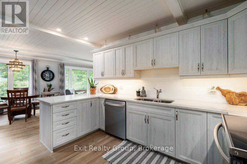 64a Oliver Road, Addington Highlands (Addington Highlands), Ontario  K0H 1Z0 - Photo 8 - X13728960