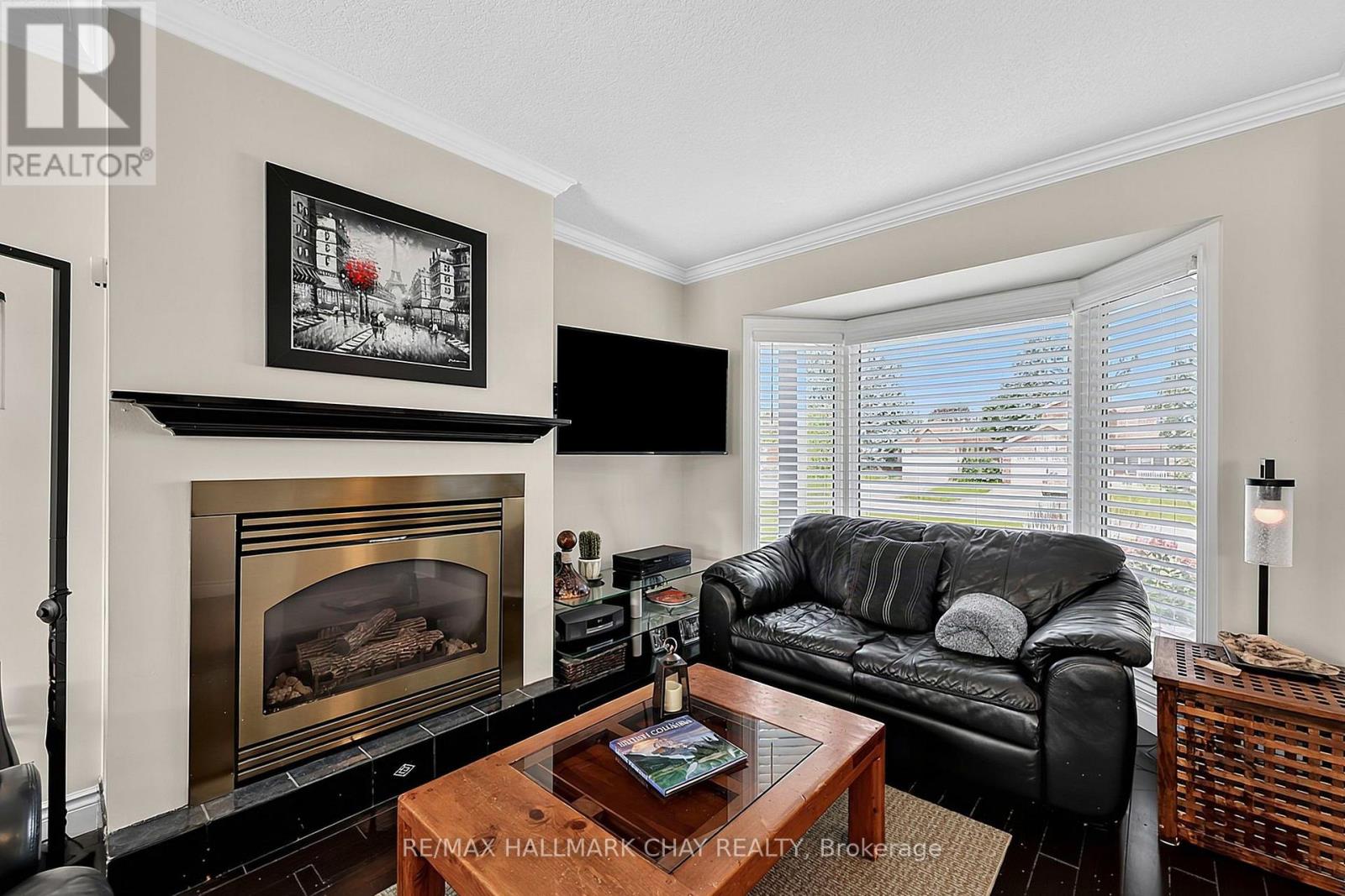 12 Grasett Crescent, Barrie, Ontario  L4N 6Z8 - Photo 4 - S13728940