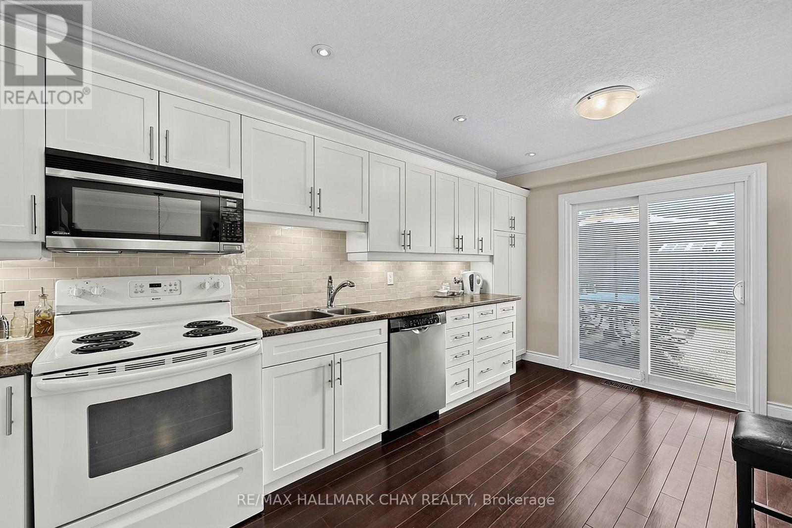 12 Grasett Crescent, Barrie, Ontario  L4N 6Z8 - Photo 8 - S13728940