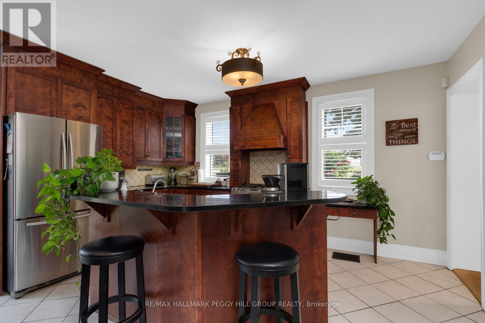12 Beacon Road, Barrie (Holly), Ontario  L4N 9C8 - Photo 2 - S13728966
