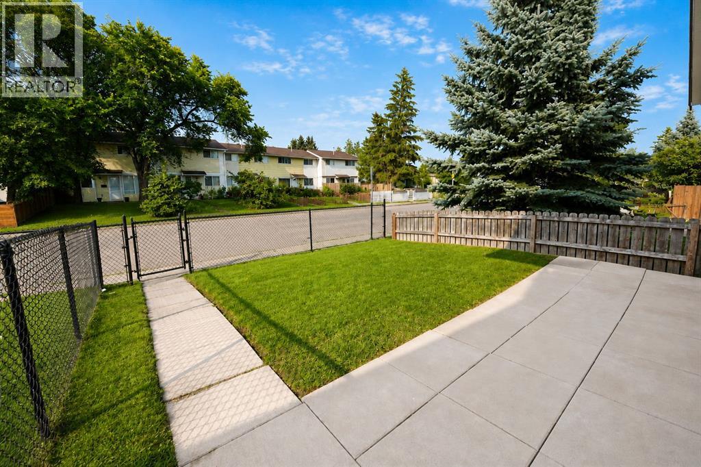 7 Dovercliffe Way Se, Calgary, Alberta  T2B 1W5 - Photo 4 - A2339012