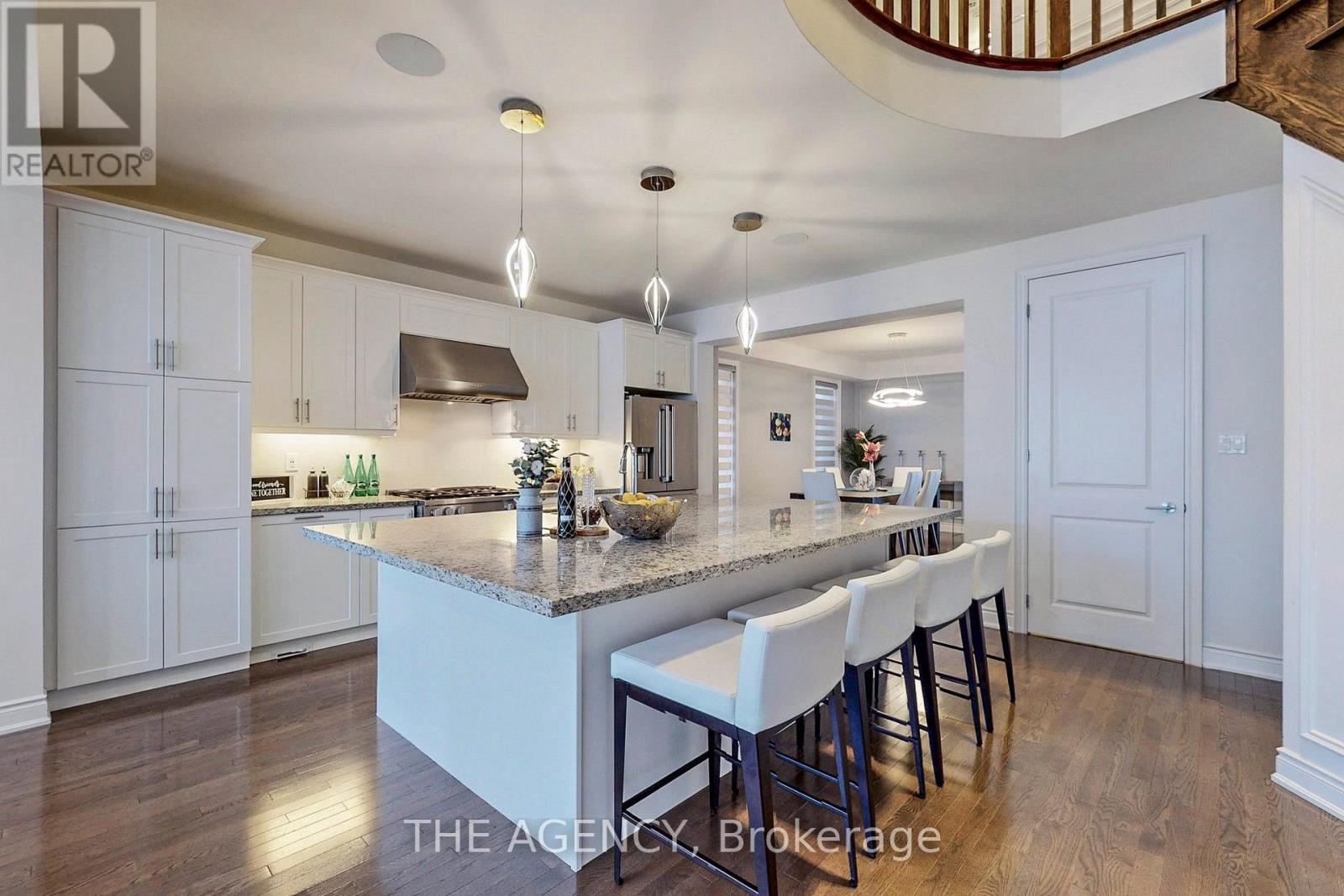 7 Kipling Grove Court, Toronto, Ontario  M9B 0C6 - Photo 5 - W13729004