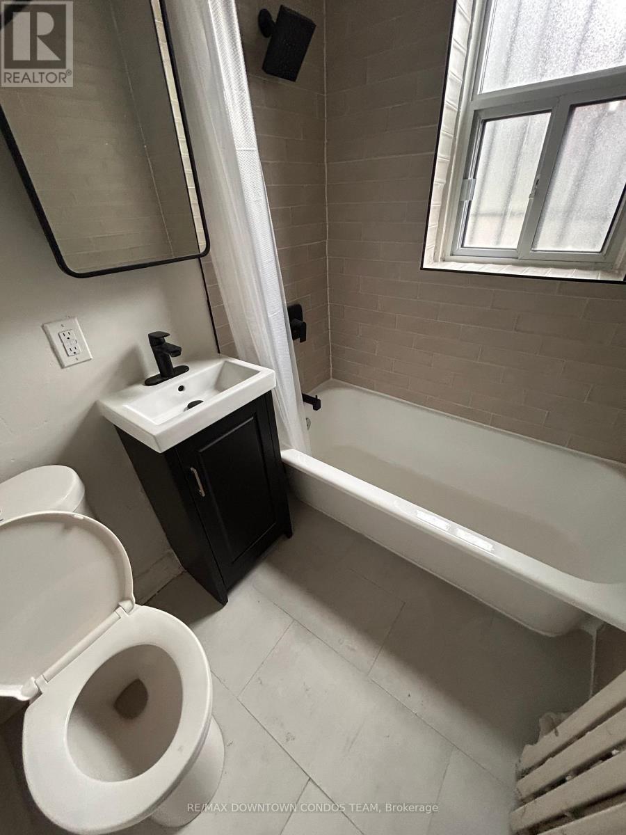11 - 50 Raglan Avenue, Toronto, Ontario  M6C 2L1 - Photo 7 - C13711072