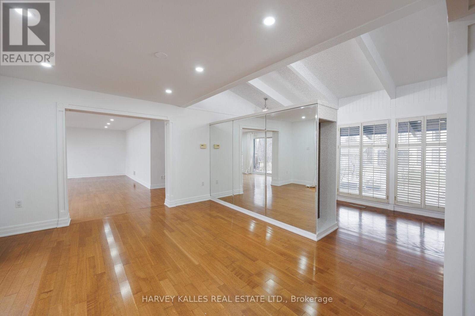 19 Blair Athol Crescent, Toronto, Ontario  M9A 1X6 - Photo 10 - W13468054