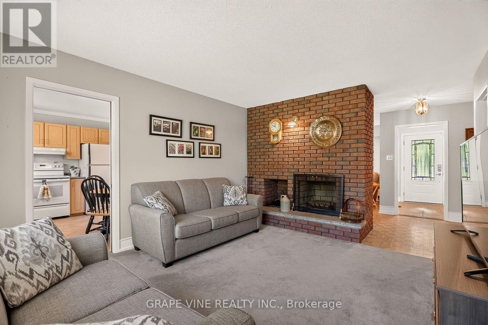 1486 Ridgebrook Drive, Ottawa, Ontario  K1B 4H1 - Photo 17 - X13695728