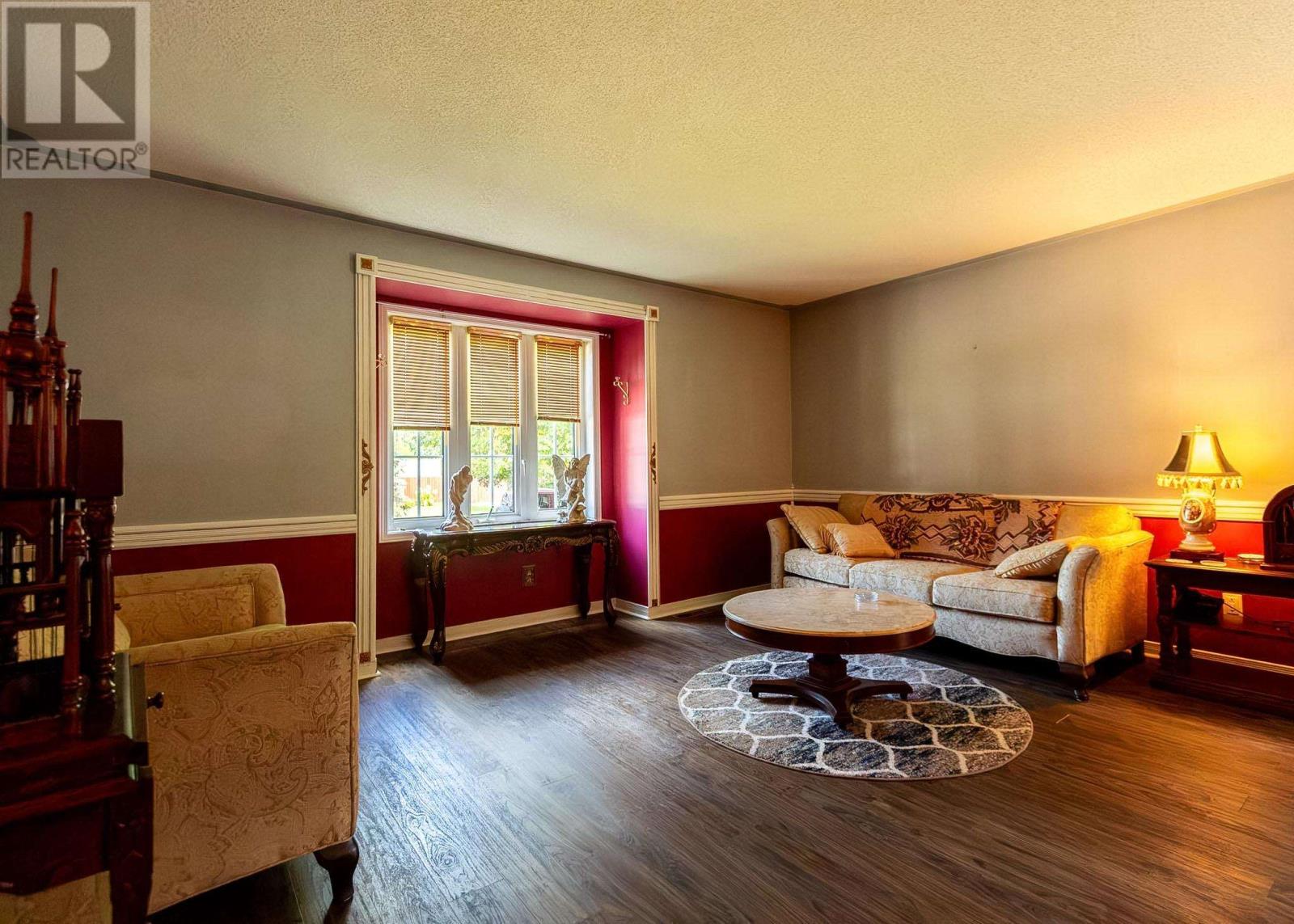 27 Village Ct, Sault Ste. Marie, Ontario  P6B 6J8 - Photo 11 - SM262385