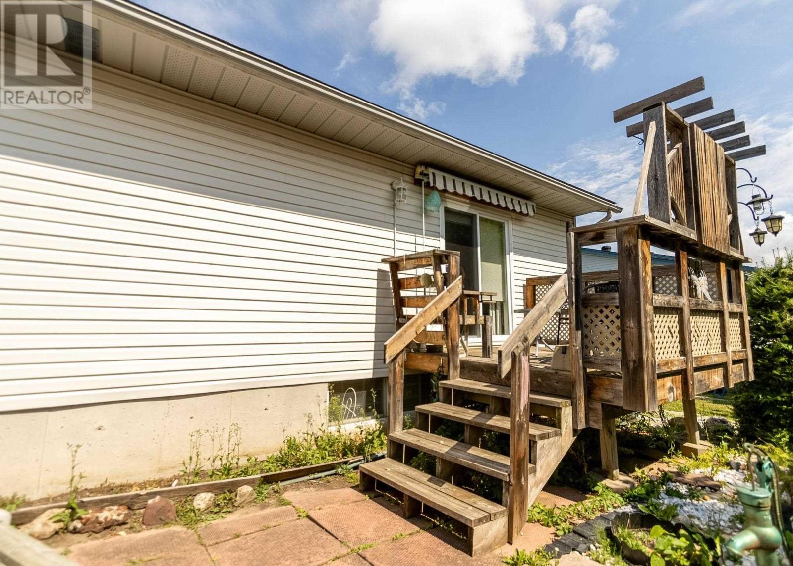 27 Village Ct, Sault Ste. Marie, Ontario  P6B 6J8 - Photo 34 - SM262385