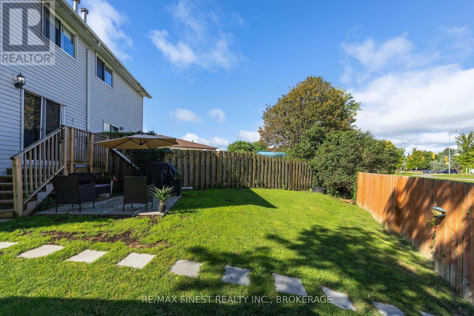 944 Uxbridge Crescent, Kingston, Ontario  K7M 8K8 - Photo 6 - X13728010
