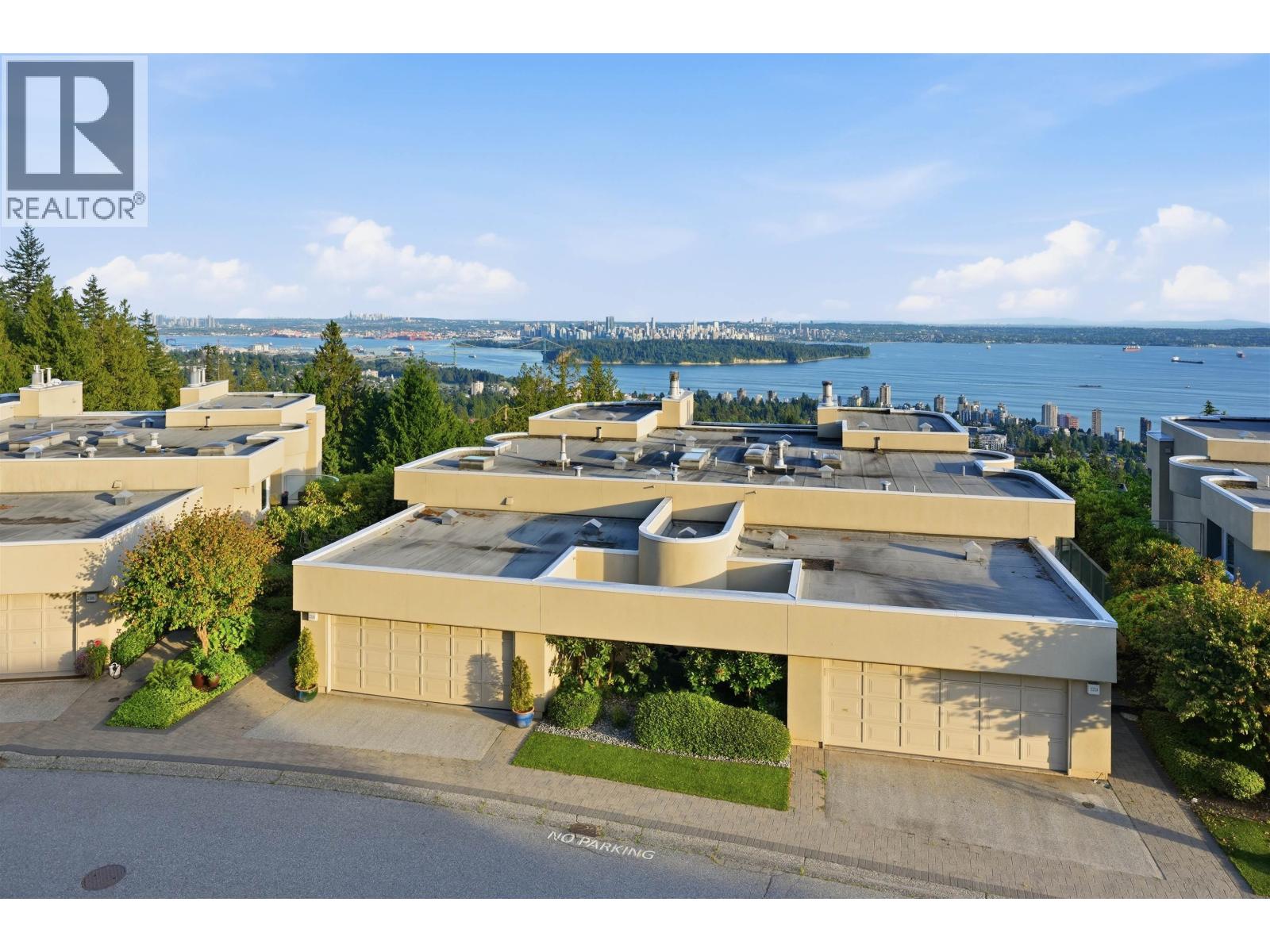 2343 Folkestone Way, West Vancouver, British Columbia  V7S 3C9 - Photo 1 - R3156616