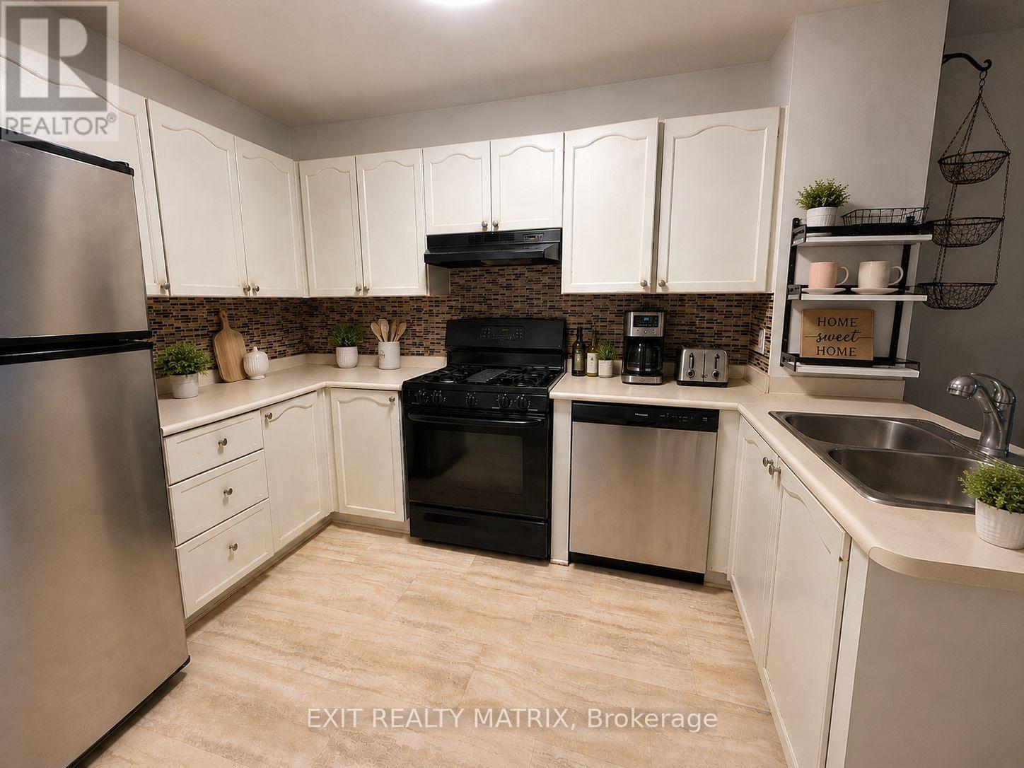 67 Ashpark Crescent, Ottawa, Ontario K1T 3N7 - Photo 2 - X13729092