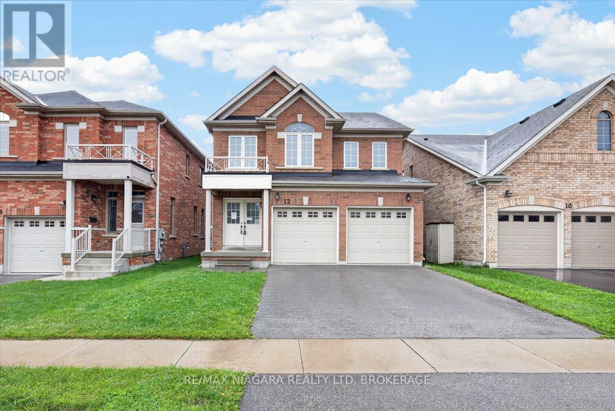 12 Fred Fisher Crescent, St. Catharines, Ontario  L2P 0A9 - Photo 2 - X13729098