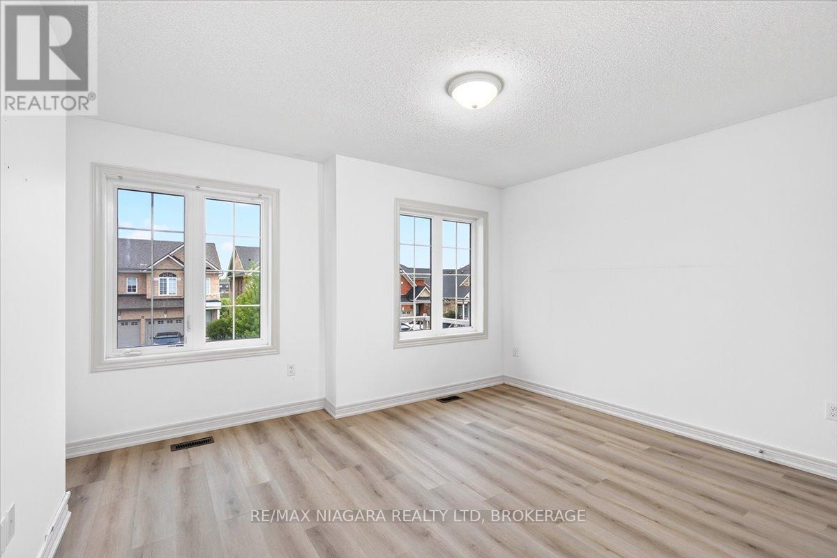 12 Fred Fisher Crescent, St. Catharines, Ontario  L2P 0A9 - Photo 23 - X13729098