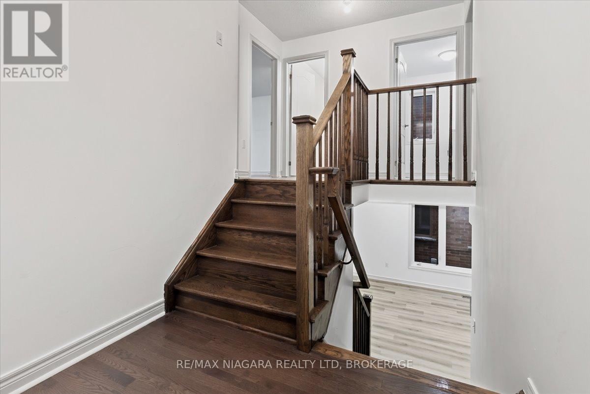 12 Fred Fisher Crescent, St. Catharines, Ontario  L2P 0A9 - Photo 25 - X13729098