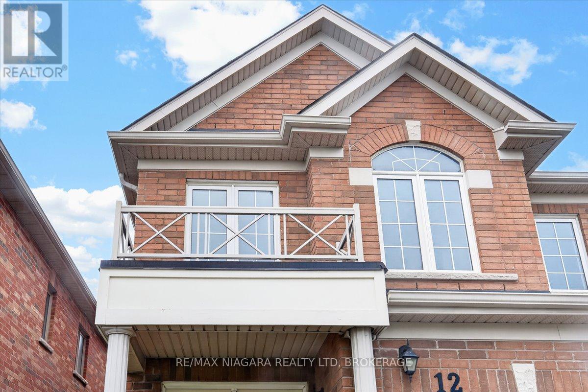 12 Fred Fisher Crescent, St. Catharines, Ontario  L2P 0A9 - Photo 3 - X13729098