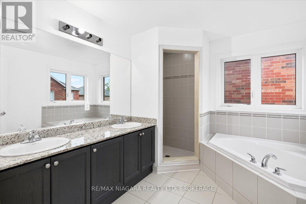 12 Fred Fisher Crescent, St. Catharines, Ontario  L2P 0A9 - Photo 30 - X13729098