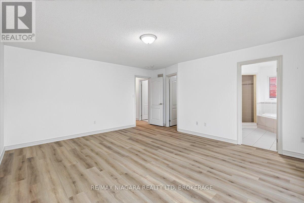 12 Fred Fisher Crescent, St. Catharines, Ontario  L2P 0A9 - Photo 31 - X13729098