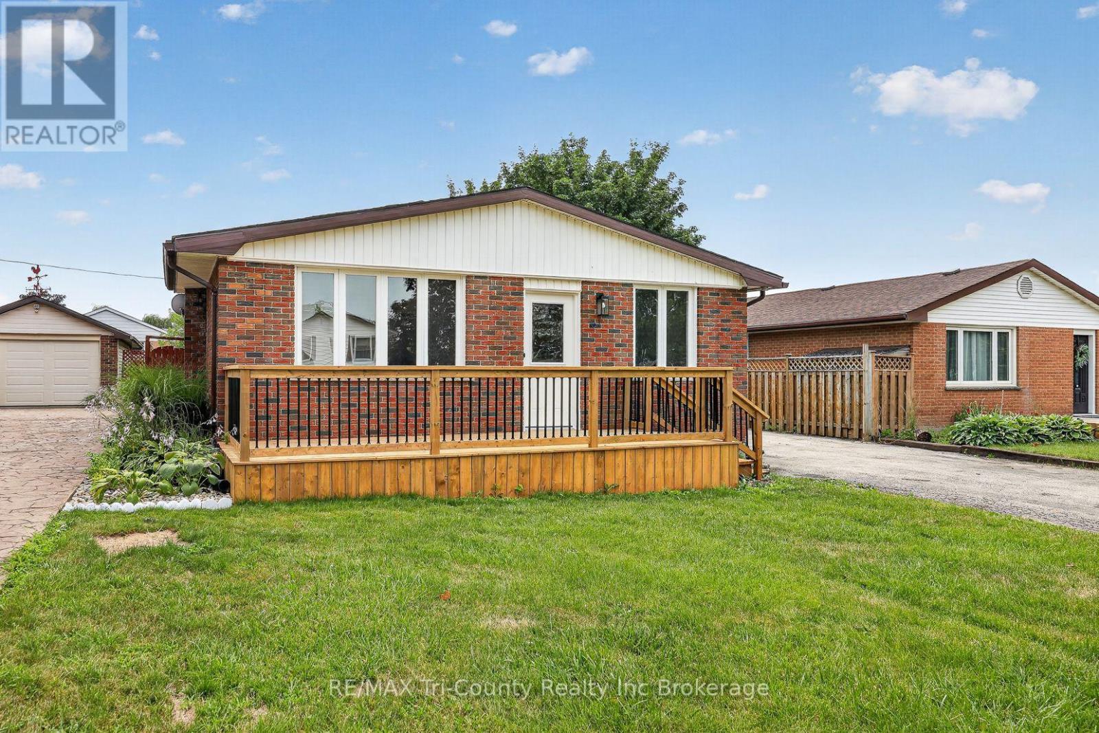 61 Airey Avenue, St. Thomas, Ontario  N5R 1E1 - Photo 3 - X13729022