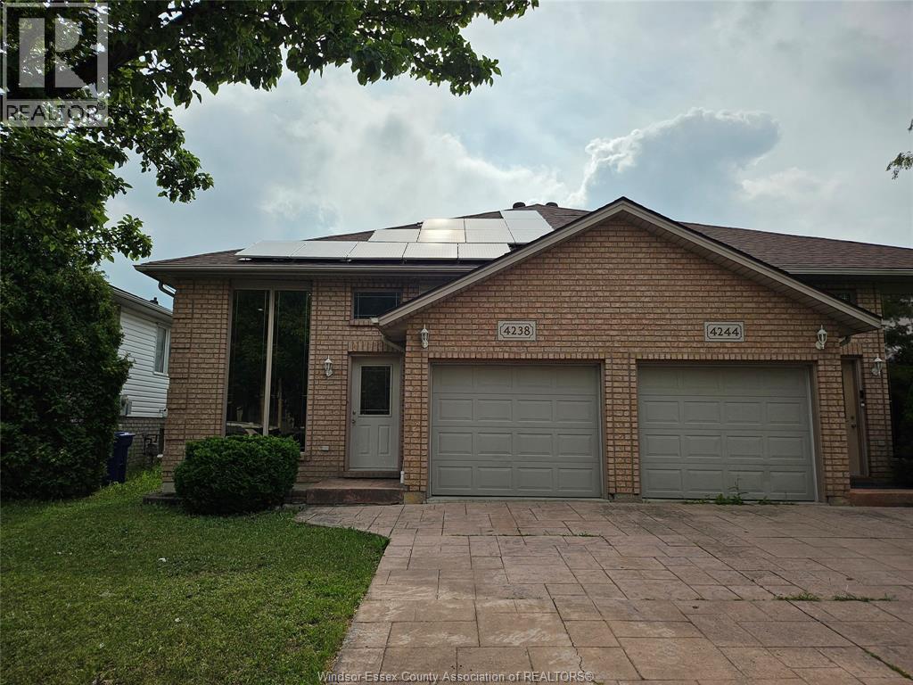 4238 Showdown, Windsor, Ontario N9G 3B1 - Photo 1 - 26021208