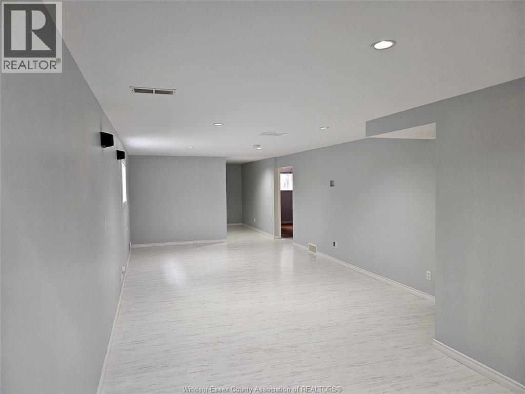4238 Showdown, Windsor, Ontario N9G 3B1 - Photo 12 - 26021208