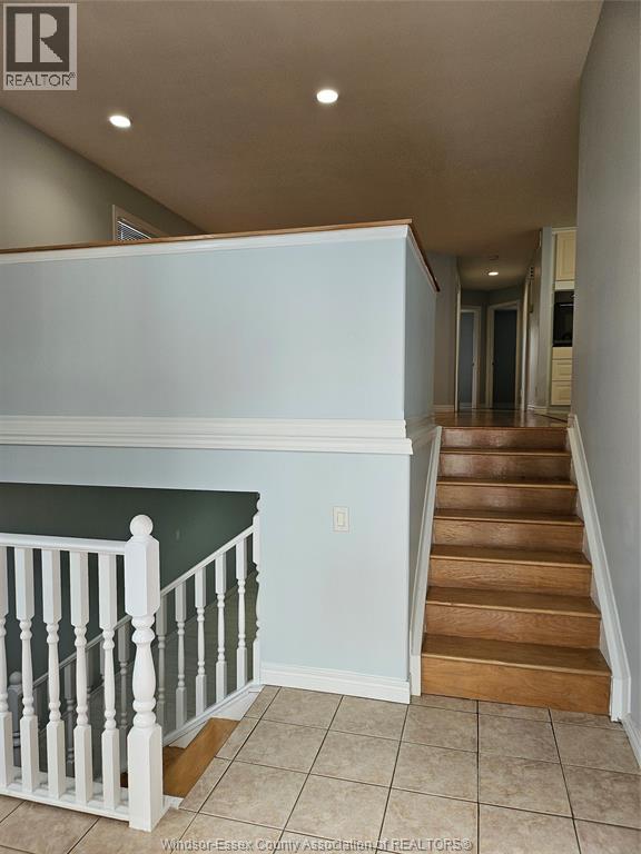 4238 Showdown, Windsor, Ontario N9G 3B1 - Photo 2 - 26021208