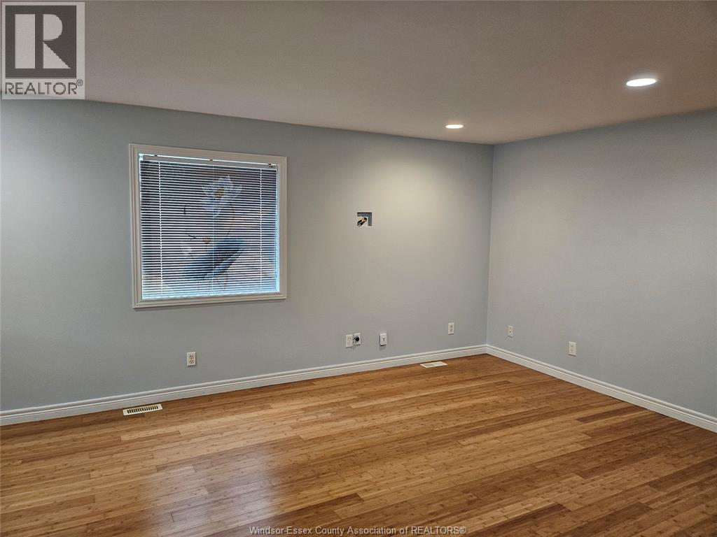 4238 Showdown, Windsor, Ontario N9G 3B1 - Photo 4 - 26021208