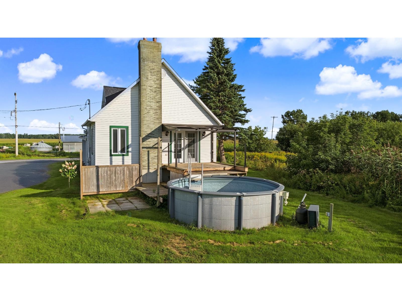 2264 Rg de la Basse Saint-Ours Quebec Canada J0G1P0 4