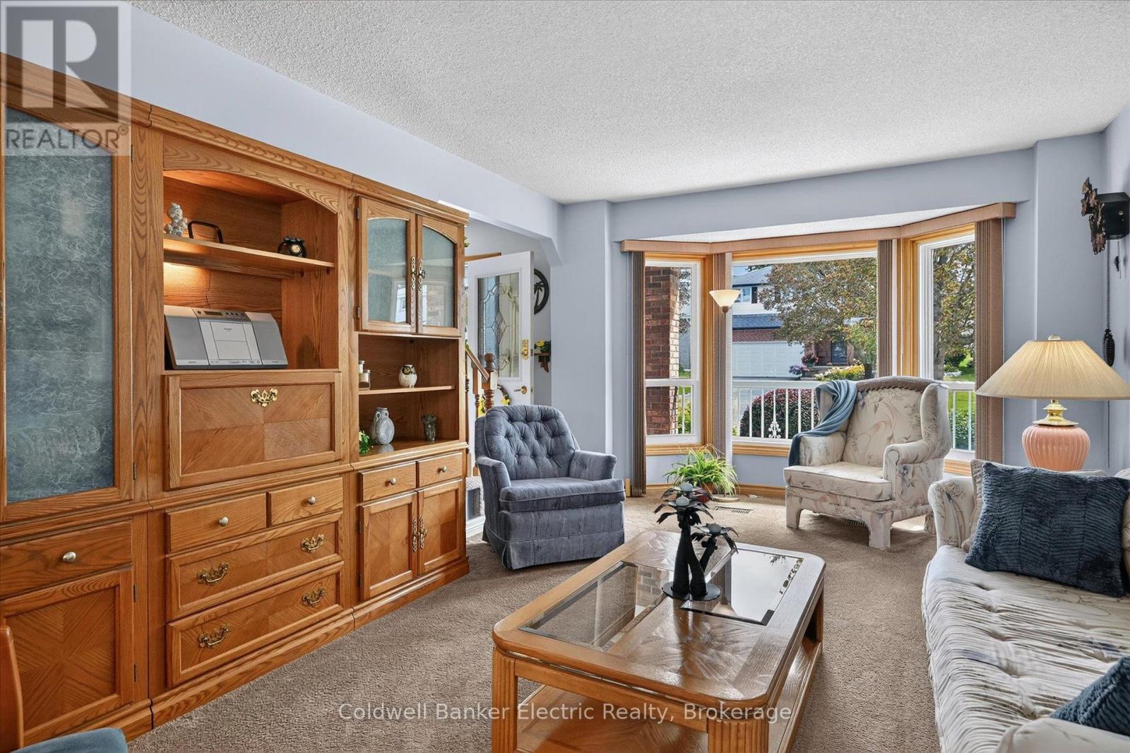 948 Smithside Court, Peterborough, Ontario  K9J 8E2 - Photo 4 - X13729070