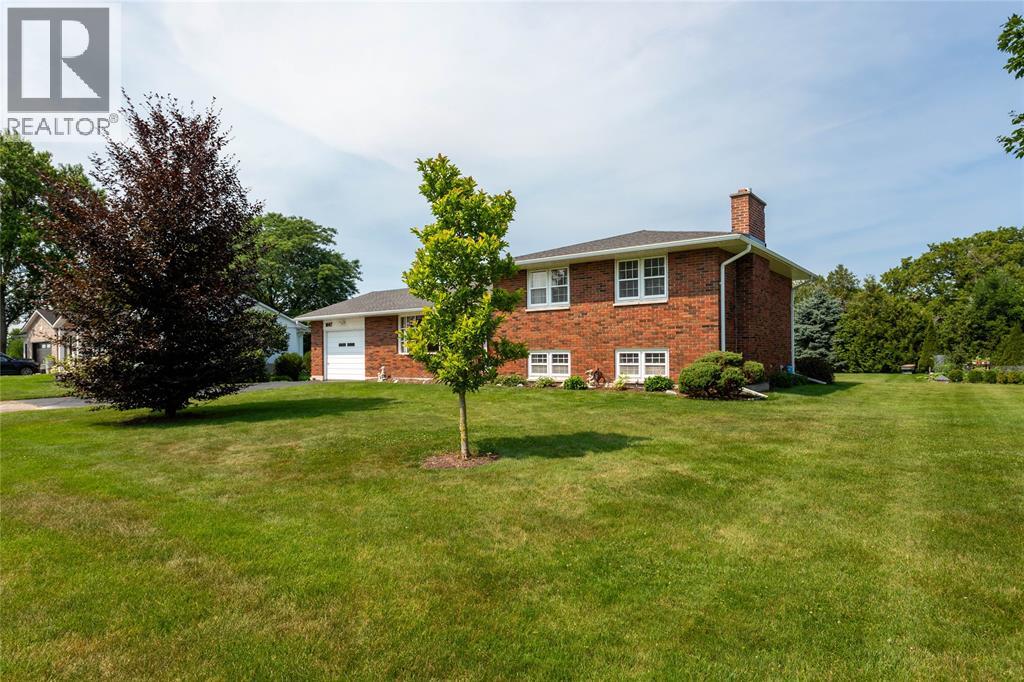 1697 Thurston Road, Sarnia, Ontario  N7X 1A5 - Photo 2 - 26016813